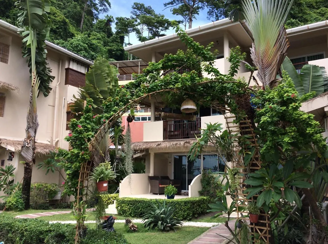 קו פי פי Mama Beach Residence - Adults Only 3*, קו פי פי